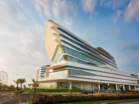 Conrad Manila